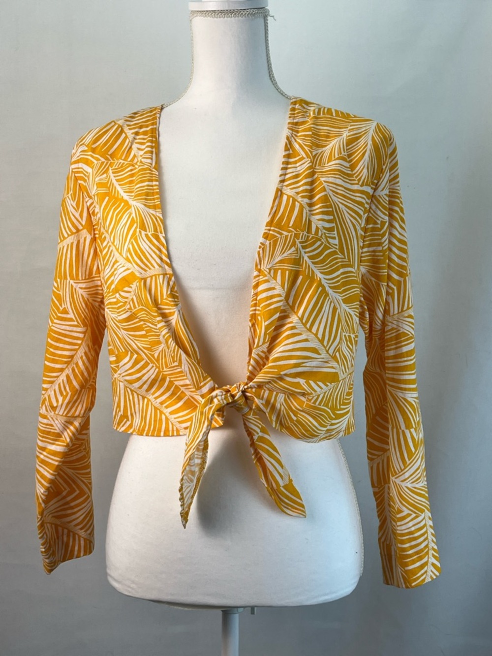 Shade & Shore Tropical Palm Tie Front Crop Top Cover Up M NWT